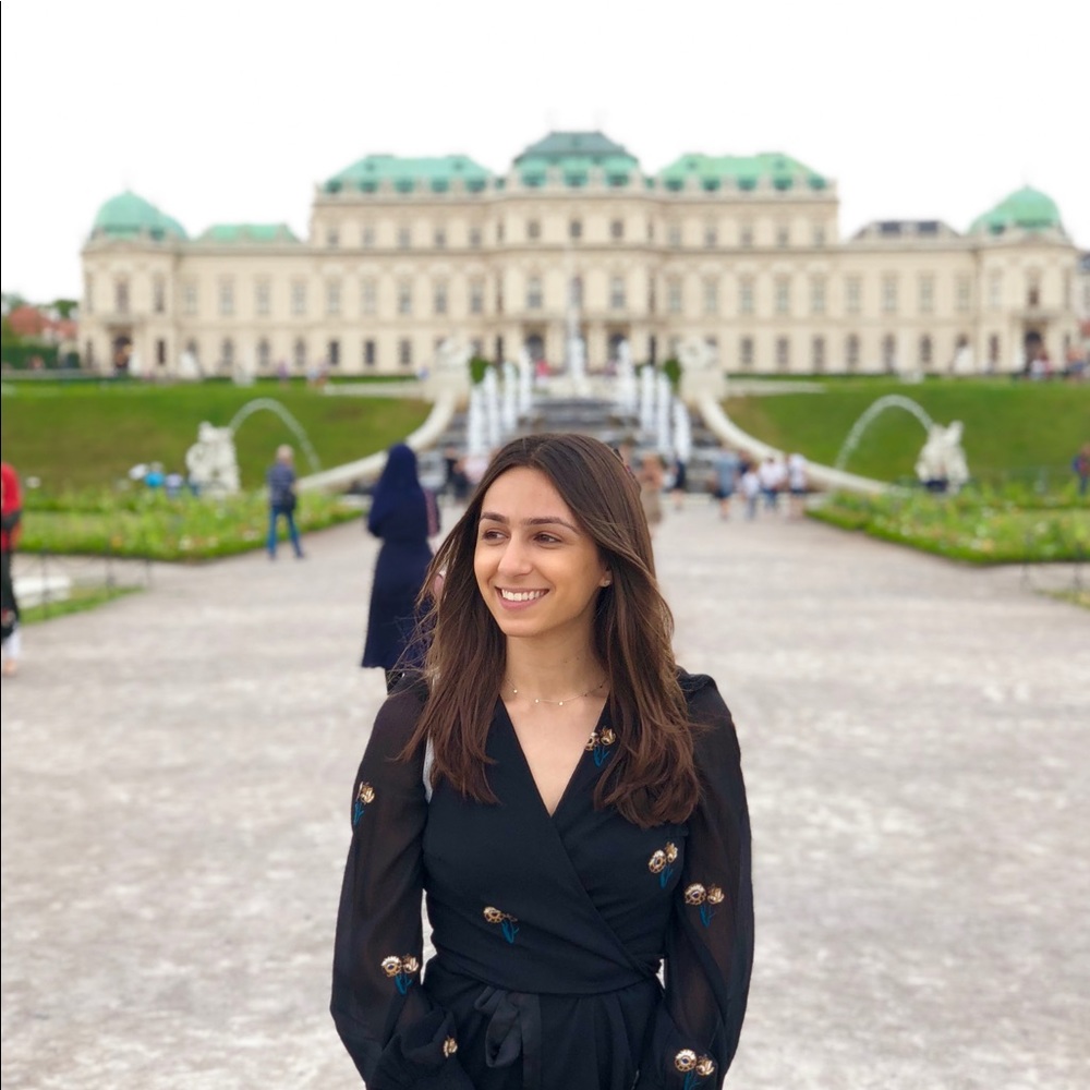 Meet your Posher, Antonella